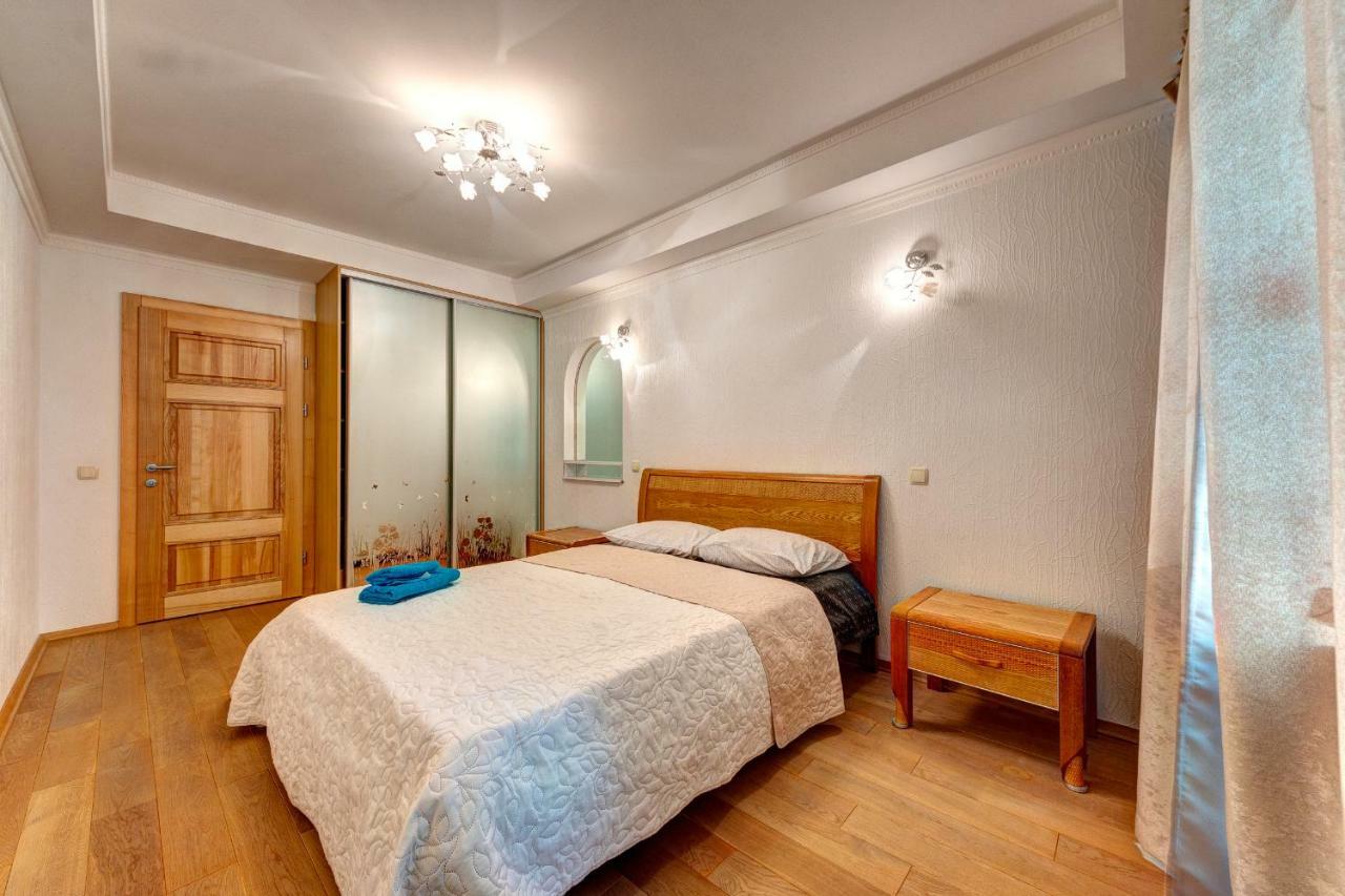 Apartments Near The Shopping Center Gulliver Kiev Exterior foto