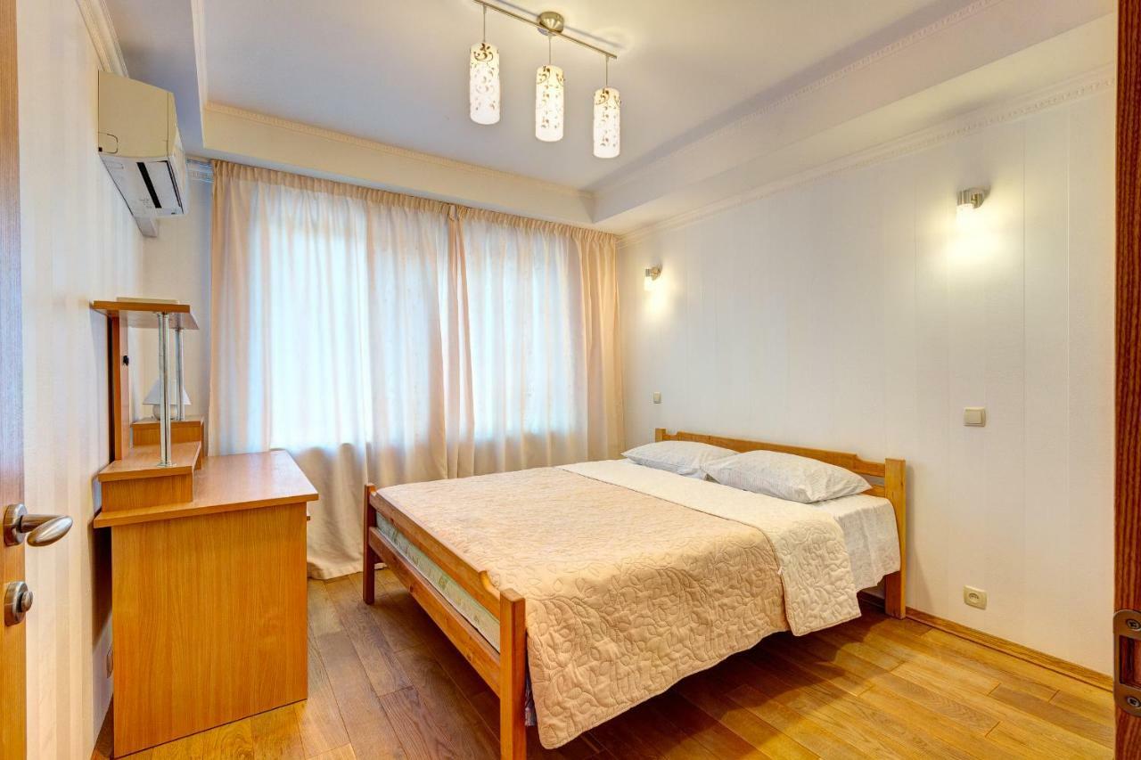 Apartments Near The Shopping Center Gulliver Kiev Exterior foto