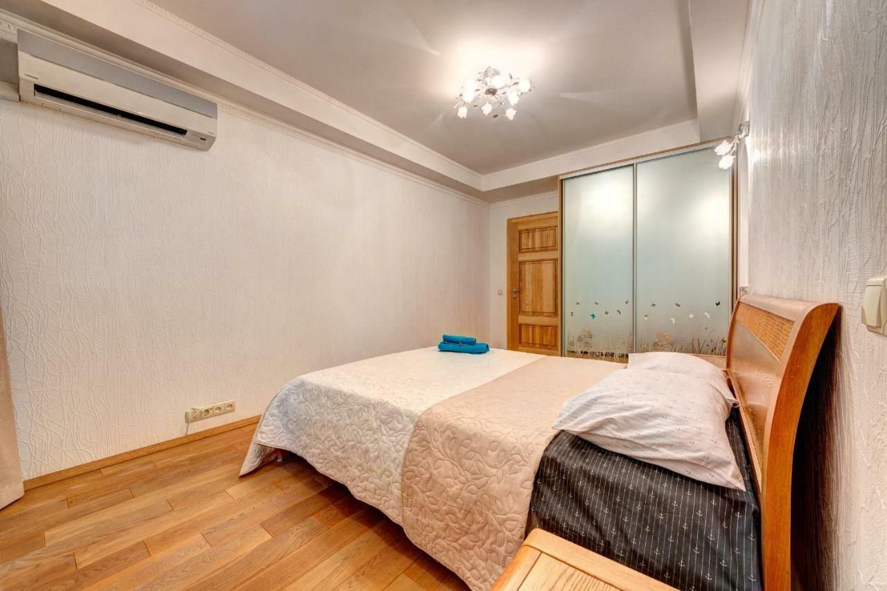 Apartments Near The Shopping Center Gulliver Kiev Exterior foto