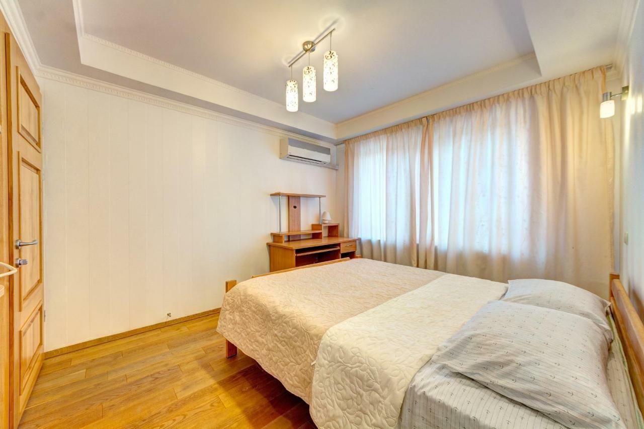 Apartments Near The Shopping Center Gulliver Kiev Exterior foto